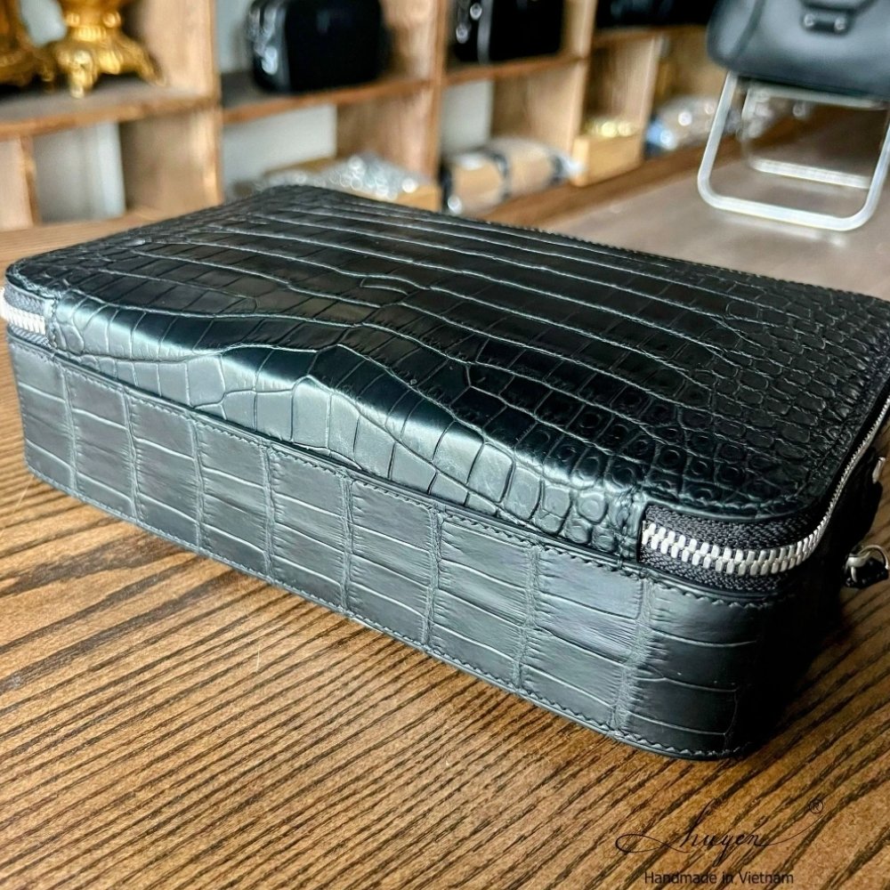 Clutch da cá sấu - Black