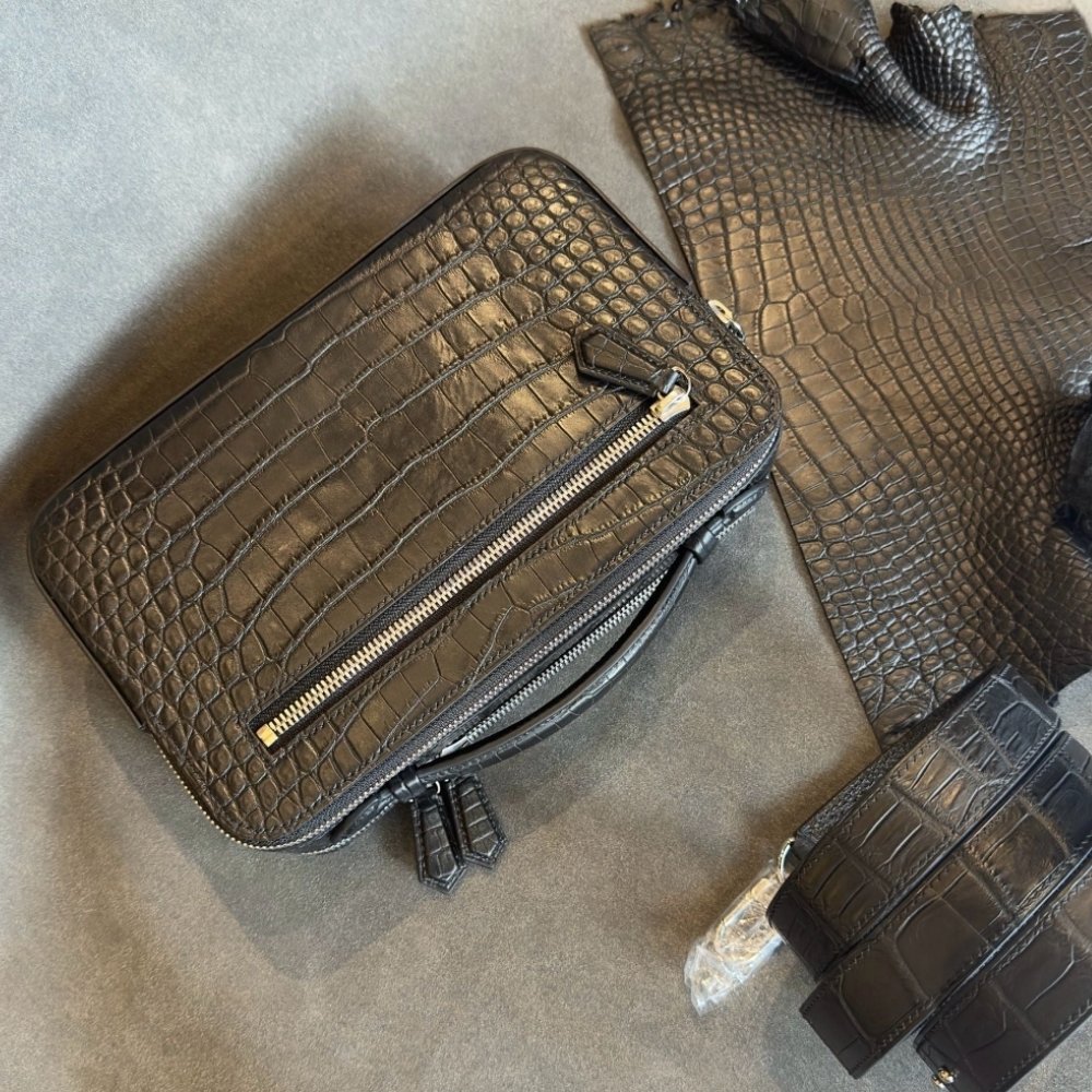 Clutch da cá sấu - Black
