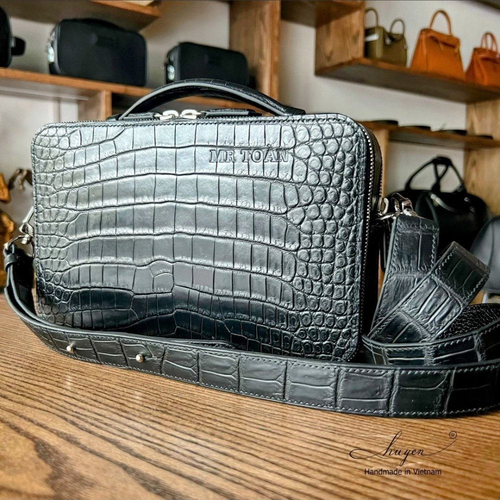 Clutch da cá sấu - Black