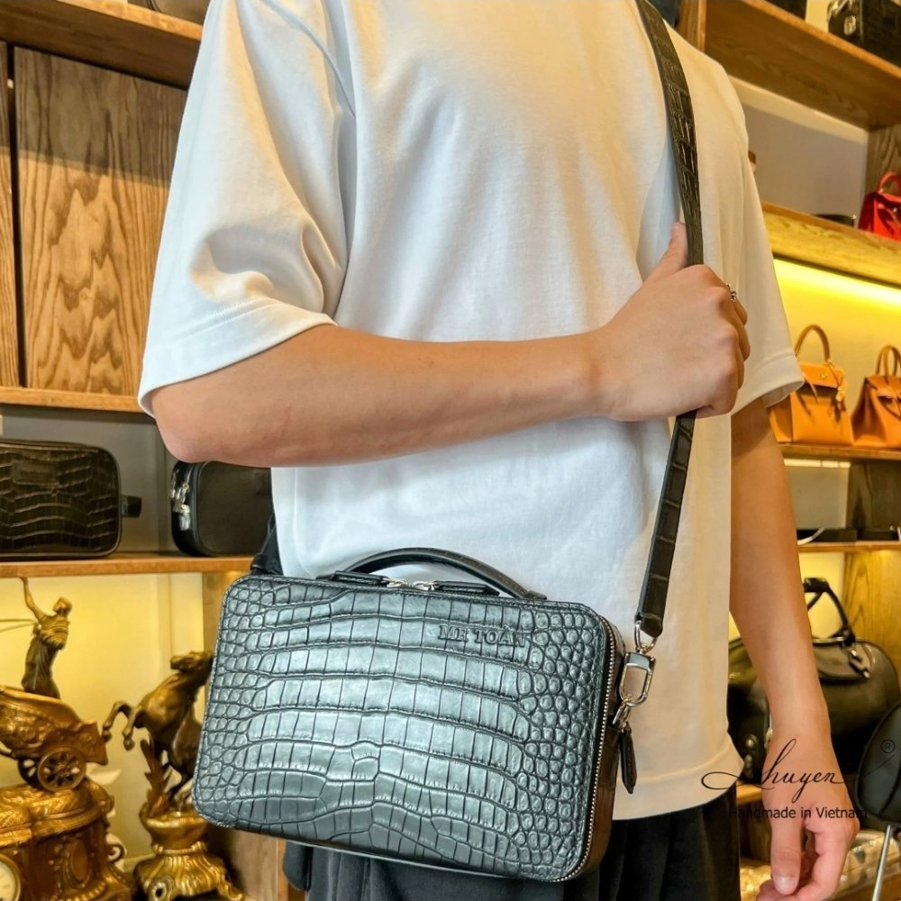 Clutch da cá sấu - Black