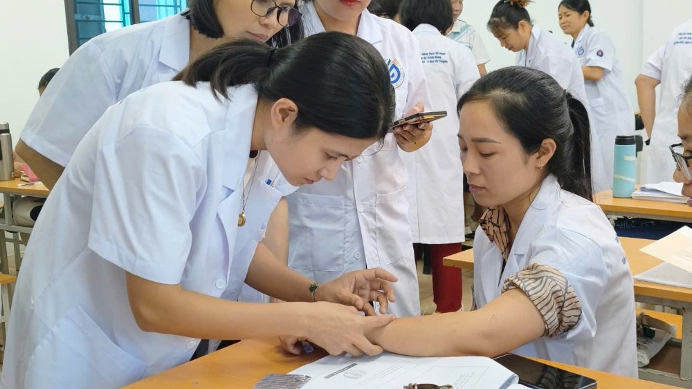 Thông tin chương trình tặng học bổng YHCT của Gems 5