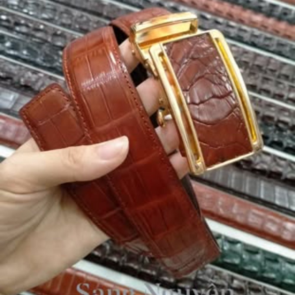 Thắt lưng da cá sấu nâu – khóa vàng