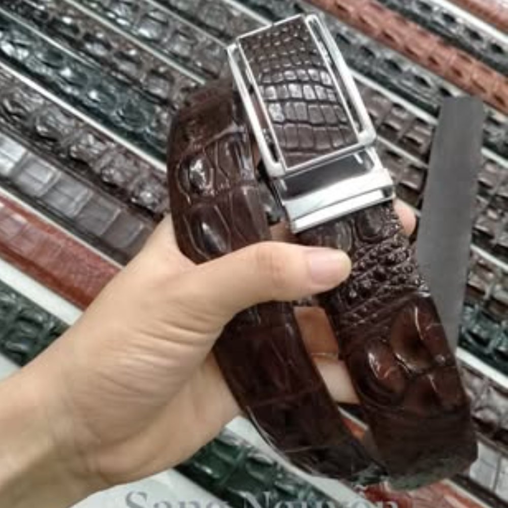 Thắt lưng da cá sấu nâu – khóa kim loại